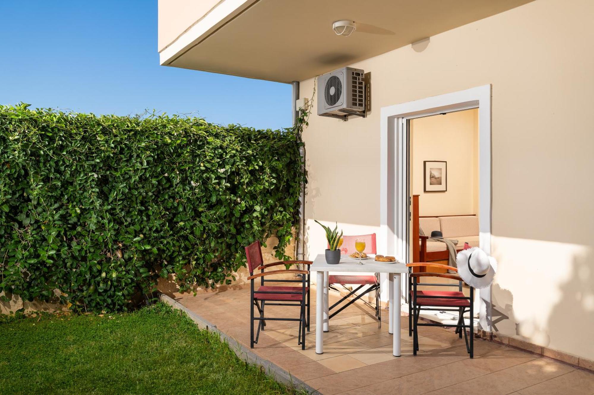 Evdokia Αpartments & Dimitra Village Agia Marina Eksteriør billede