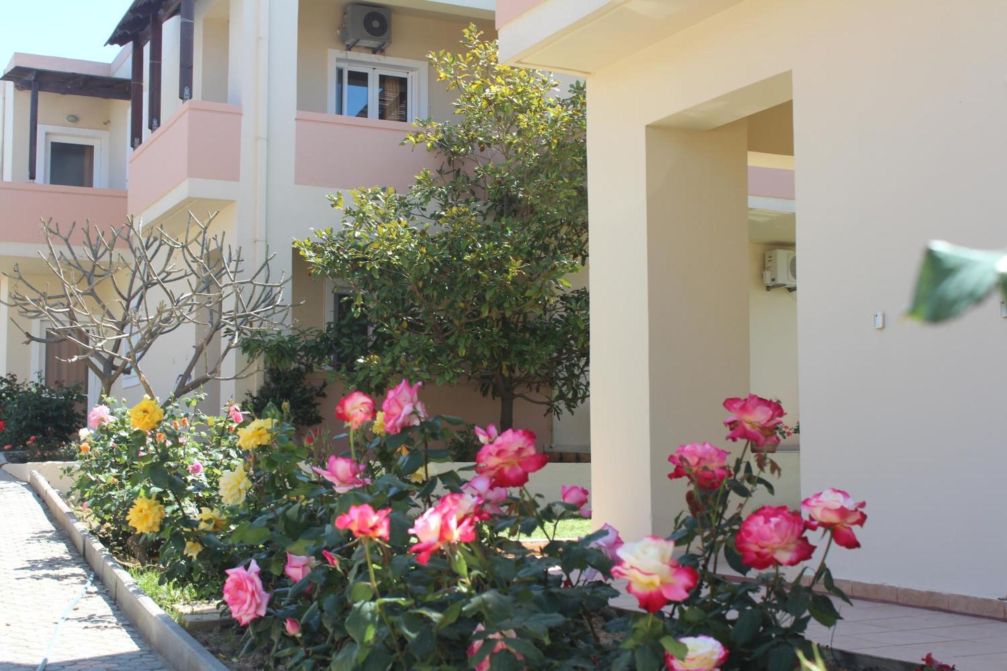 Evdokia Αpartments & Dimitra Village Agia Marina Eksteriør billede